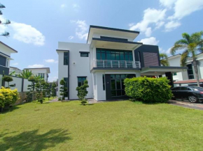 Melaka Castle Home